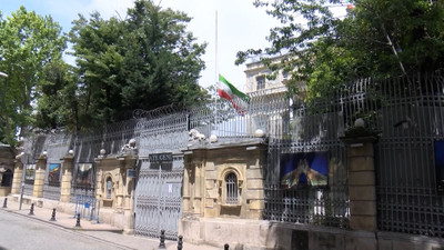 İran İstanbul Başkonsolosluğu'nda bayraklar yarıya indirildi