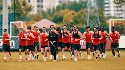 Süper Lig ekibinin uçağına yıldırım isabet etti! Rötar sonrası İstanbul’a varabildiler