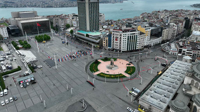Taksim Meydanı'na çıkan yollar trafik akışına açıldı