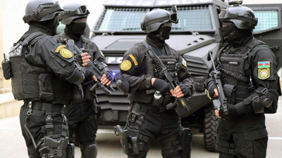Azerbaycan'da mahkum çatışmaya girdiği 3 polisi öldürdü
