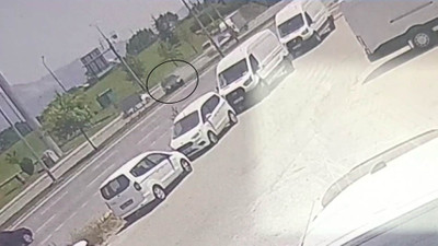 Otomobil karşı şeride geçip takla attı, kamyonetle çarpıştı