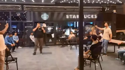 Diyarbakır'da slogan atarak 2 iş yerine giren 16 kişi gözaltına alındı