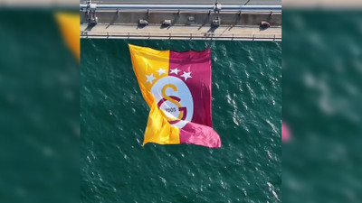 Şampiyon Galatasaray’ın bayrağı Boğazda dalgalandı...