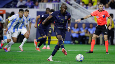 Enner Valencia penaltıyı kaçırınca saldırıya uğradı!