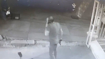 İş adamı Karaaslan'a düzenlenen silahlı saldırı kamerada!