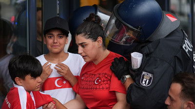 Alman polisi Türk taraftarları gözaltına aldı
