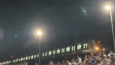 Makinist Marmaray'ı durdurup, milli maçı izledi: O anlar kamerada