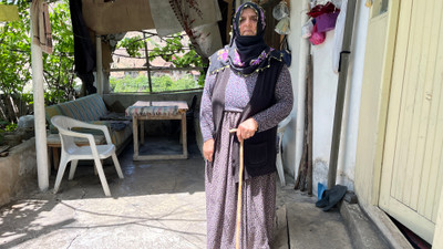 75 yaşında, koca köyde tek başına kaldı: Tek ulaşım yolu sular altında