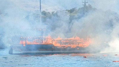 Alev alev yanan teknede can pazarı!
