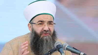Cübbeli Ahmet'e saldırı