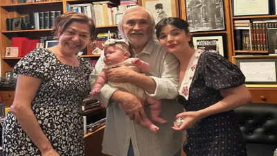 Gonca Vuslateri kızı Asya'nın yüzünü ilk kez gösterdi!