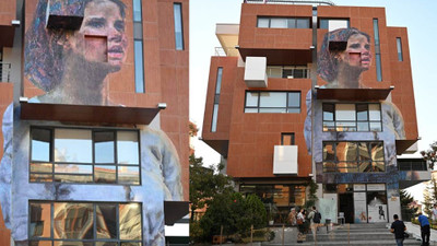 Julien de Casabianca'nın 7 saat süren duvar sanatı performansı