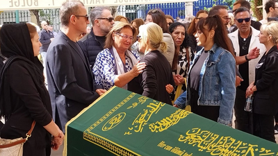 Metin Arolat'a veda! Dostları yalnız bırakmadı