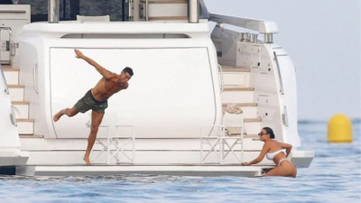 Ronaldo ve sevgilisinin yat keyfi