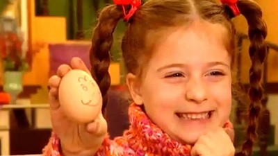 Gözümüzü önünde büyüdü, şimdi evleniyor: Sihirli Annem’in Çilek’inin kız istemesinden ilk kareler…