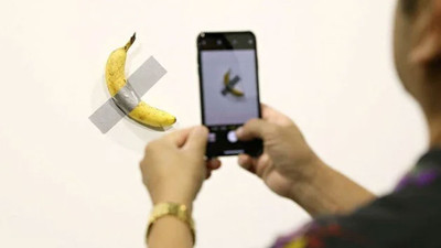 "Duvara bantlanmış muz" tekrar satışa çıkıyor! İstenilen para ise dudak uçuklattı