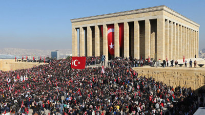 7'den 70'e herkes Ata'sına koştu! Anıtkabir'i ziyaret eden kişi sayısı açıklandı