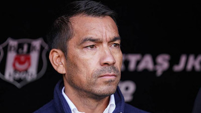 Giovanni van Bronckhorst istifa etti mi?