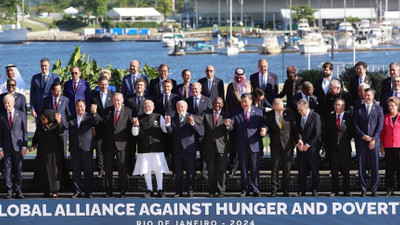 G20 Zirvesi'nde dikkat çeken görüntü! Liderler aile pozu verdi