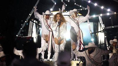 Beyonce’den tarihi performans: NFL gecesine damga vurdu!