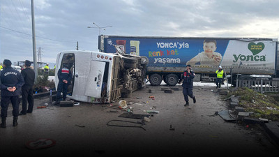 Okul servisi, TIR'la çarpıştı: 8 öğrenci ağır yaralı