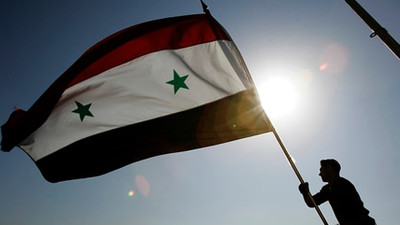 Yeni bayrak neyi simgeliyor? Suriye bayrağı değişti: Yeni Suriye bayrağının anlamı ne?