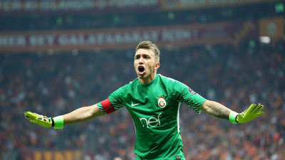 Sarı kırmızılı taraftarı üzen haber: Kaptan Muslera kararını verdi!