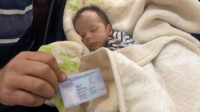 Antalya'da yeni doğan bebeğine Ferdi Tayfur ismini koydu