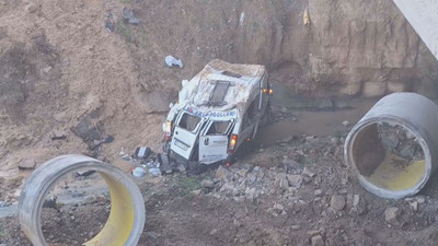 Tuzla'da servis minibüsü şarampole uçtu: Ölü ve çok sayıda yaralı var