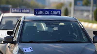 EHLİYET SINAV ÜCRETLERİ NE KADAR OLDU 2025? Direksiyon ilk sınavından geçemeyen ikinci sınava ne kadar ödeyecek?