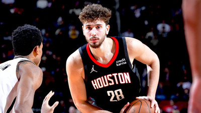 NBA'de Alperen Şengün rüzgârı: Rakip salonda İzmir Marşı yankılandı!