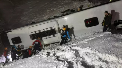 Bingöl'de yolcu otobüsü devrildi: 4 ölü, 30'dan fazla yaralı