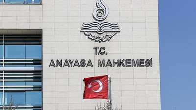 Eski AYM Basın Müşaviri dolandırıcılık ve sahtecilikten hakim karşısında