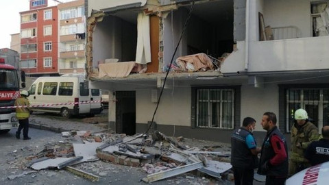 Ocağı açık unuttular! Patlamada hamile kadın yaralandı...