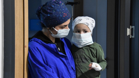 2 yaşındaki Ömer Asaf, ablası ile hayata tutundu!