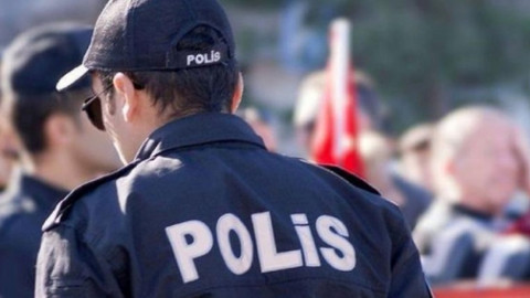 Liseli öğrencileri ifşa eden 2 polise uzaklaştırma