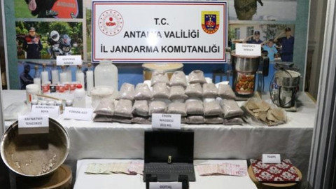 Ev değil uyuşturucu laboratuvarı!