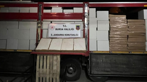 Bursa'da kaçak sigara operasyonu: Yaklaşık 1 milyon TL değerinde