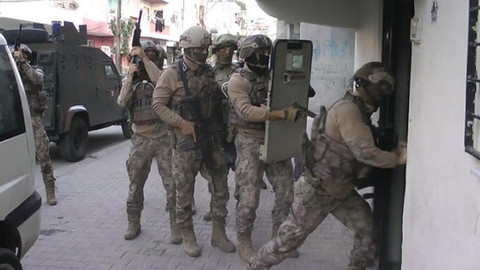 Mersin'de iş vaadiyle dolandırıcılığa 32 gözaltı