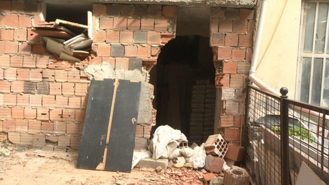 Apartmana kaçak kat indi! Bodrumdan 8 kamyon toprak çıktı