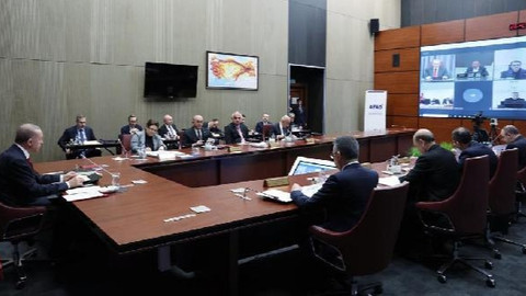 Cumhurbaşkanı Erdoğan: Hedefimiz 1 yıl içerisinde konutları yeniden inşa ve ihya etmek