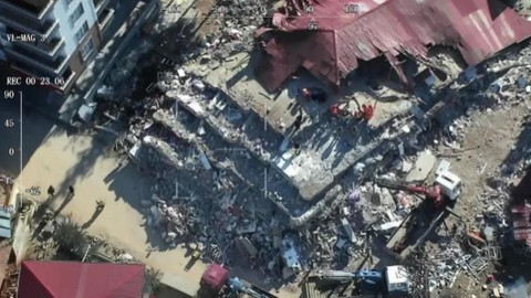Deprem bölgesinde uydu ve İHA'larla hasar tespiti yapılıyor