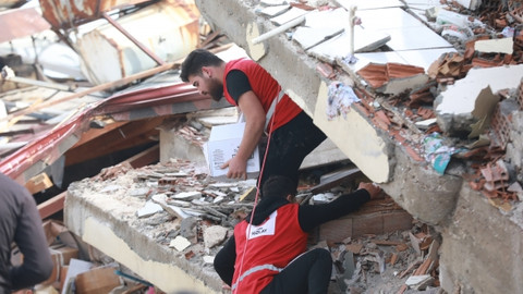 Kızılay’ın 2 bin 300 personeli depremden etkilendi