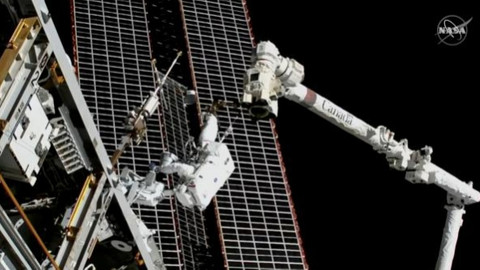 Uluslararası Uzay İstasyonu: Astronotlar uzay yürüyüşünde!