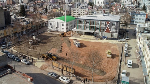 Depremzede esnaf için prefabrik çarşılar kuruluyor