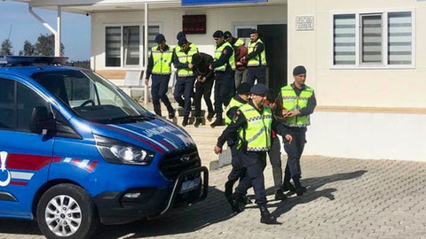 Jandarma bakır kablo hırsızlarını suçüstü paketledi: 3 gözaltı! 100 bin TL değerinde kablo ele geçirildi