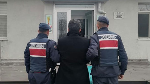 Jandarma terör suçundan hükümlü ihraç memuru yakaladı