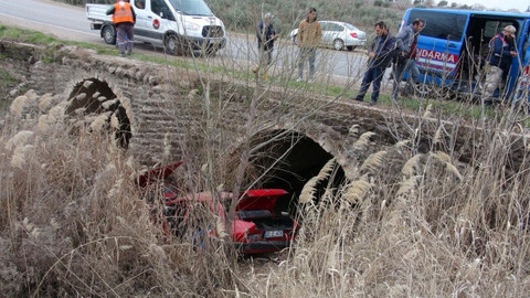 Otomobil dereye uçtu! 3 kişi yaralı