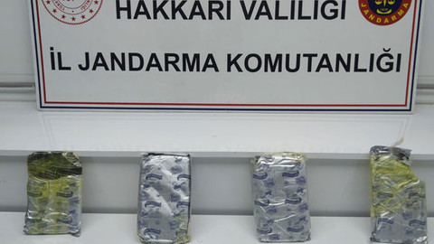 Jandarma uyuşturucuya geçit vermedi: Hakkari'de 4 kilo esrar ele geçirildi