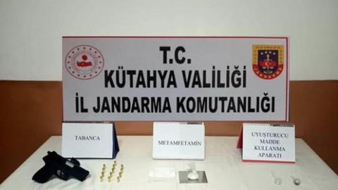 Jandarmadan uyuşturucu operasyonu: 3 zehir taciri paketlendi